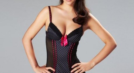 Neha-Dalvi-Maria-Sokolovski-In-Short-Nighty-10