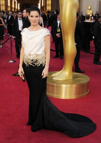 Sandra Bullock in 2012 Oscars Red Carpet