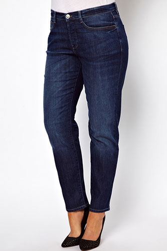 flattering baggy jeans