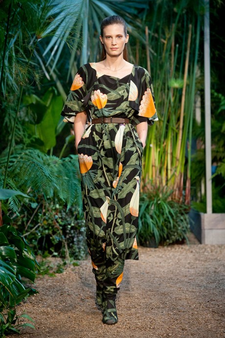 New York Fashion Week 2014 Fabulous Dresses Exhibition