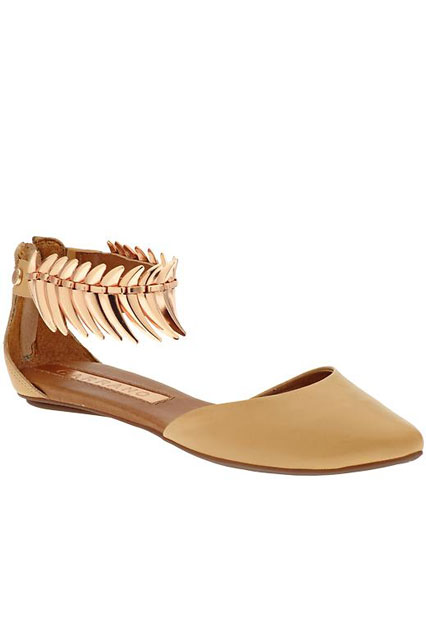 Why You Should Open Your Mind To Closed-Toe Shoes In Summer