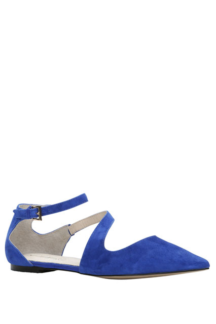 Why You Should Open Your Mind To Closed-Toe Shoes In Summer